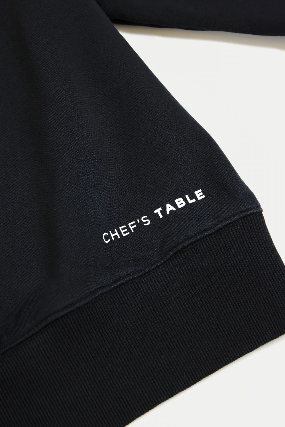 2_Crewneck_Black_-_Chefs_table1863-hover